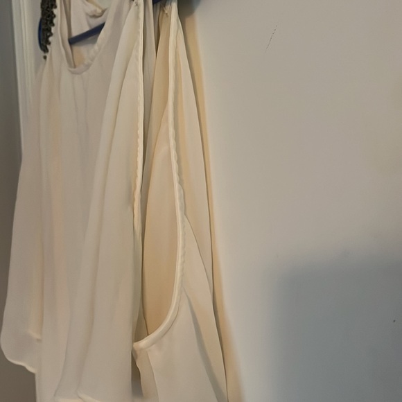 Poncho Blouse with detailed shoulders - Picture 3 of 4